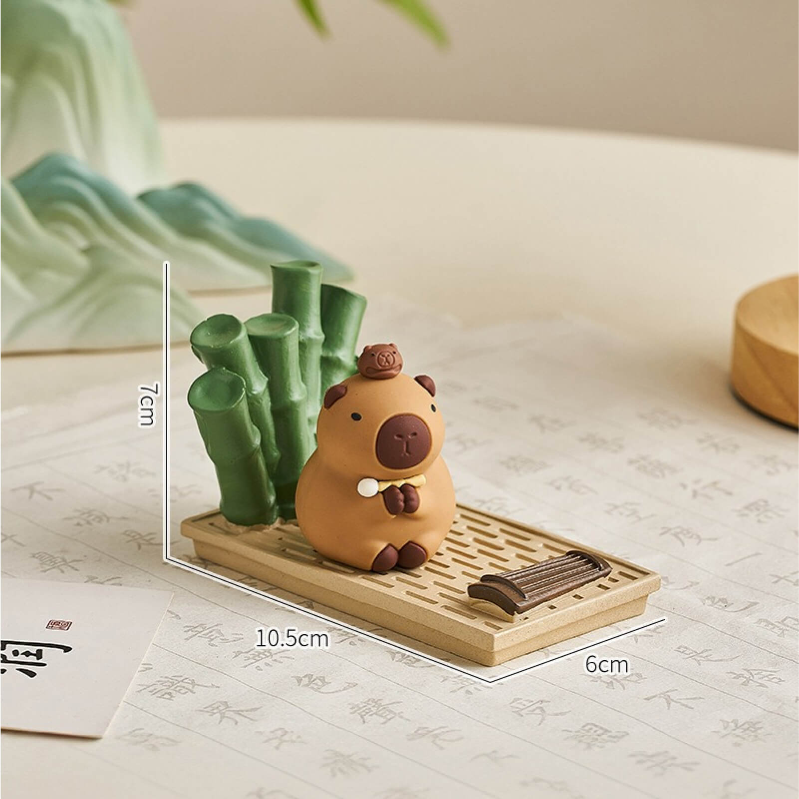 Bamboo Kapibara Phone Stand